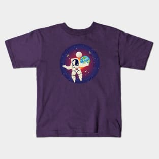 Spaceman and planet Earth Kids T-Shirt